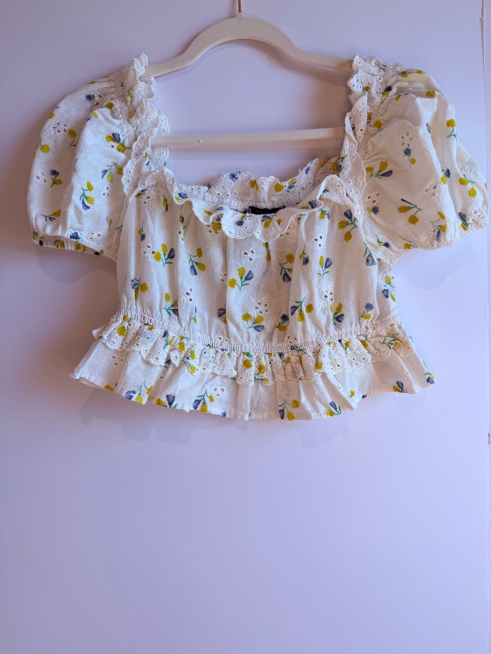 Zara White Eyelet Floral Puff-Sleeve Crop Top